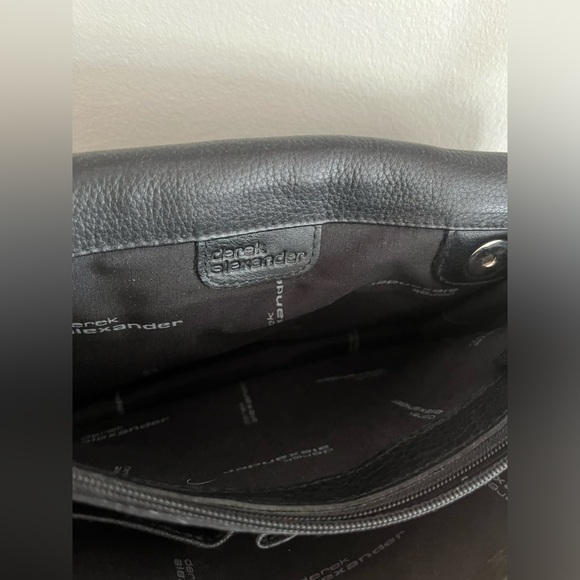 Derek Alexander Bristol medium crossbody in black leather - Picture 7 of 13